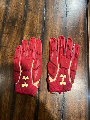 Boston College Game-Worn Under Armour Highlight Gloves