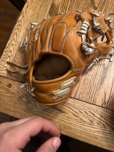 Used 2022 Infield 11.5" z9 Baseball Glove