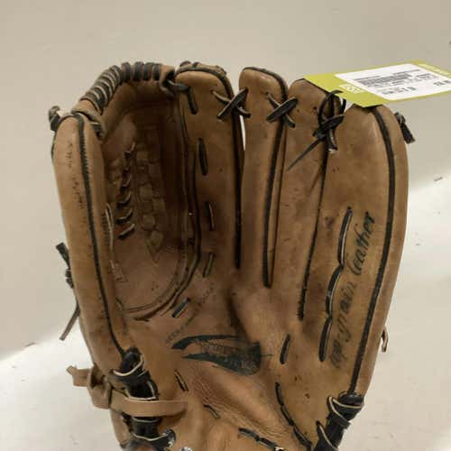 Used Atheltic Works 13.5 Inch Glve Rht 13 1 2" Fielders Gloves