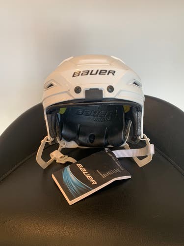New Small Bauer IMS 11.0 Helmet HECC THE END OF 10/2022