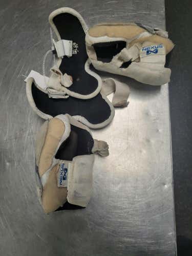 Used Easton S11 11" Hockey Gloves