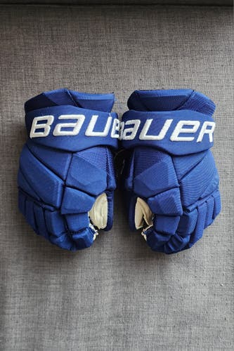 Bauer Vapor Hyperlite Gloves 13" Canucks Pro Stock