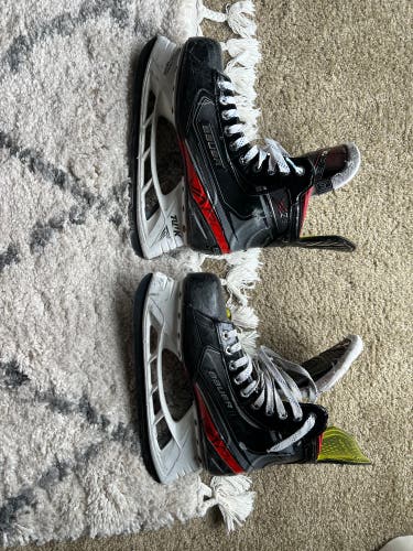 Used Senior Bauer Regular Width   9 Vapor X2.9 Hockey Skates