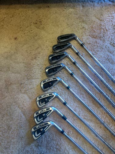 Used Men's Wilson Right Handed Uniflex 8 Pieces Ci9 Clubs (Full Set)