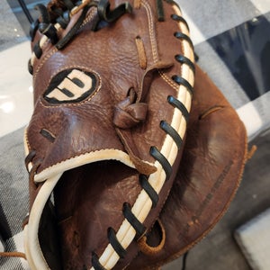 Used 2020 Right Hand Throw Wilson Catcher's A900 Baseball Glove 34"