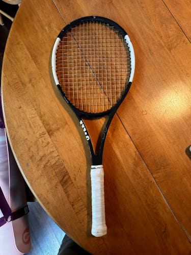 Used Adult Wilson Pro Staff RF97 v11 Tennis Racquet