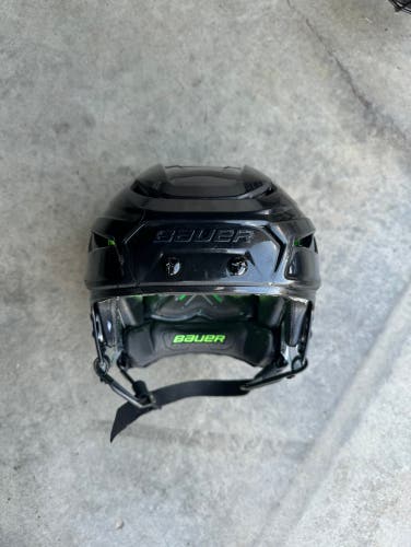 Senior Medium Bauer Vapor Hyperlite Helmet