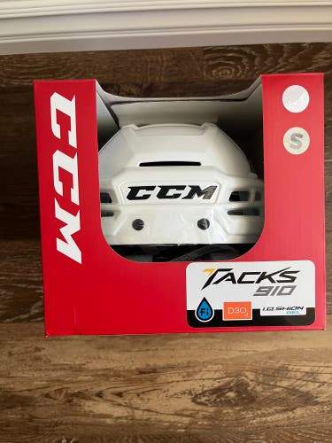 Small CCM Pro Stock Tacks 910 Helmet New