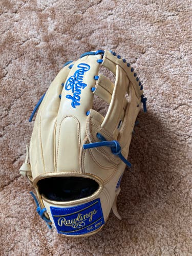 Used  Outfield 12.75" Gold Glove Elite Baseball Glove