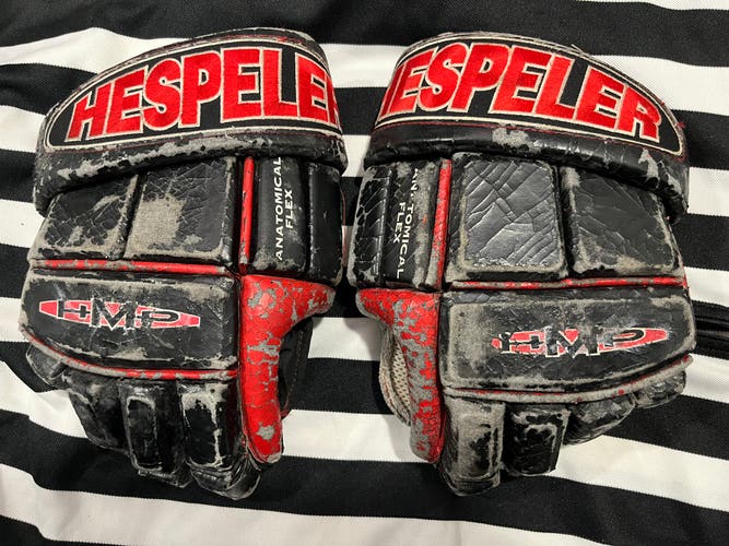 Senior Hespeler HMP 14” Hockey gloves in hockey