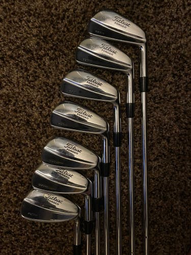 Used Titleist 690MB Forged Irons S300 (3i-P) No 5 Iron