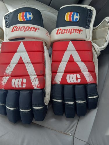 Vintage Cooper 28 Armadillo Thumb Hockey Gloves 15"