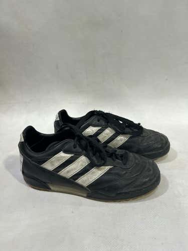Used Adidas Junior 02 Indoor Soccer Indoor Shoes