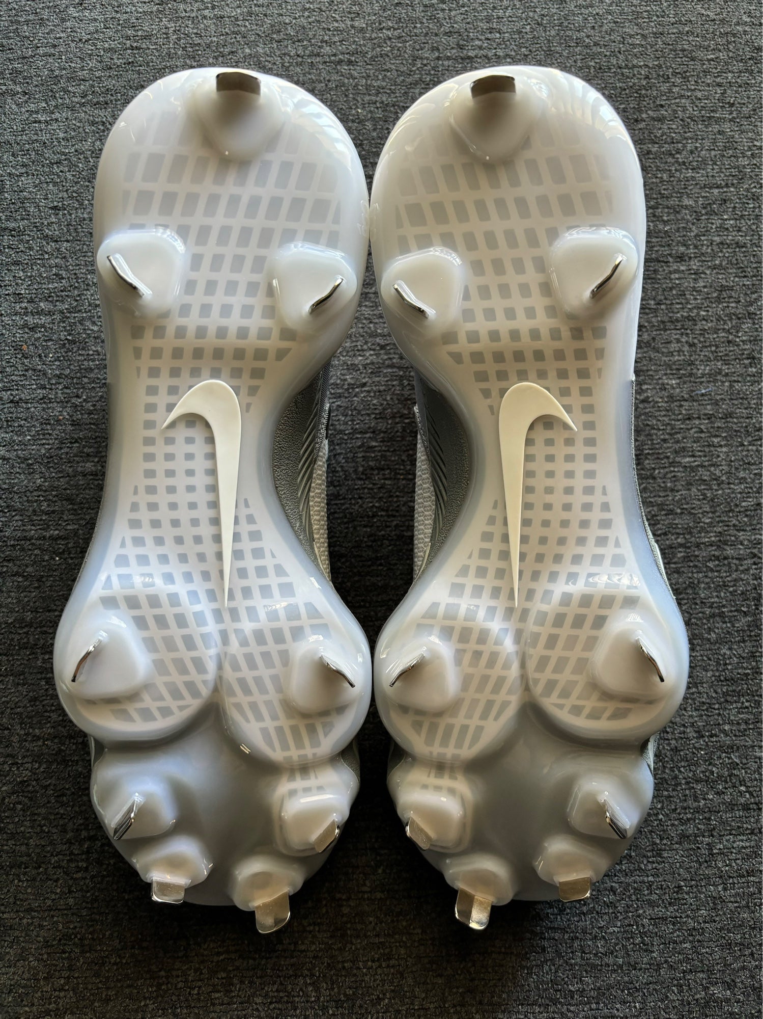 Nike Force Zoom Trout 8 Elite Cool Grey Metal Baseball  display picture 3