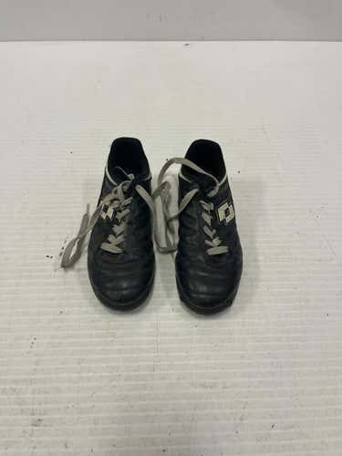 Used Junior 03 Indoor Soccer Turf Shoes
