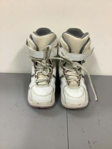 Used Burton Freestyle Junior 05 Snowboard Girls Boots
