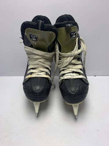 Used Nike Quest 4 Junior 02.5 D - R Regular Ice Skates Ice Hockey Skates