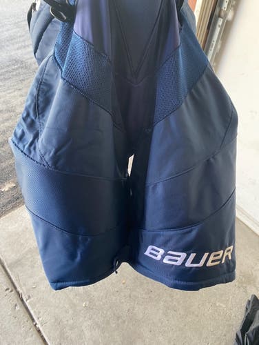 Senior Bauer Vapor Hyperlite hockey pants Size Medium