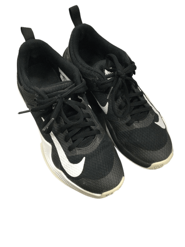 Used Nike Senior 7.5 Volleyball Shoes
