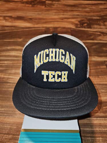 New Michigan Tech Huskies Trucker Mesh Sports Hat Cap Vtg Black Arch Snapback