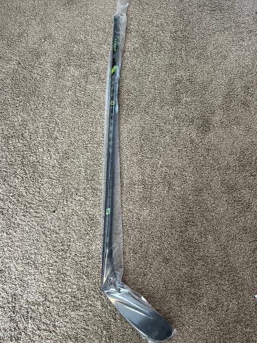 New Senior Bauer Right Handed P28 70 Flex Ag5nt Hockey Stick