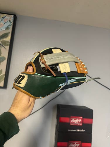 Used  Infield 11.75" WildCard Baseball Glove