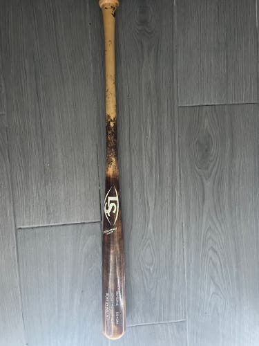 Used  Louisville Slugger Maple 31.5 oz 34" C243 Bat