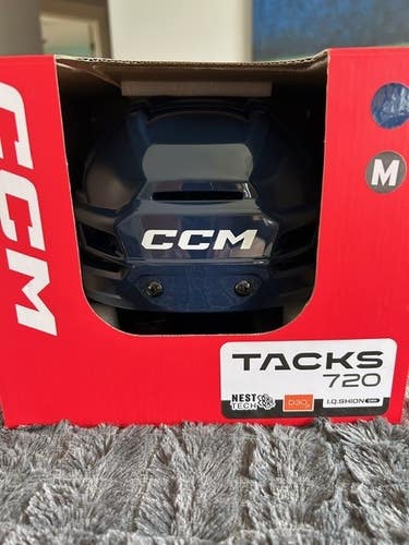 New Medium CCM tacks 720 Helmet
