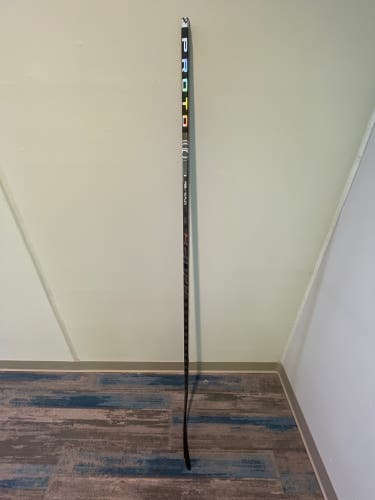Used Senior Bauer Right Handed P28  Proto-R Hockey Stick