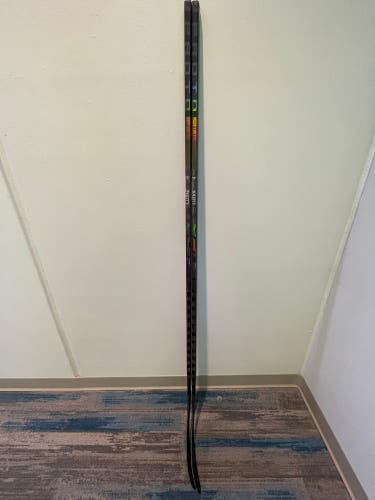 Used Senior Bauer Right Handed P28  Proto-R Hockey Stick