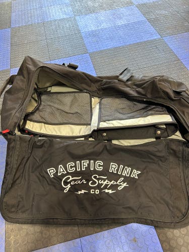 New Bauer Pacific Rink Bag