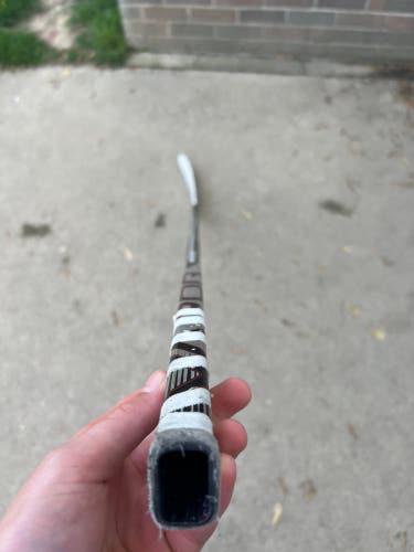 Used Senior Bauer Right Handed P28  Vapor Hyperlite 2 Hockey Stick