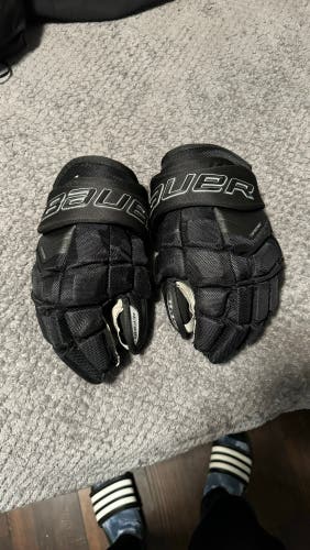 Used Bauer 13"  Supreme Ultrasonic Gloves