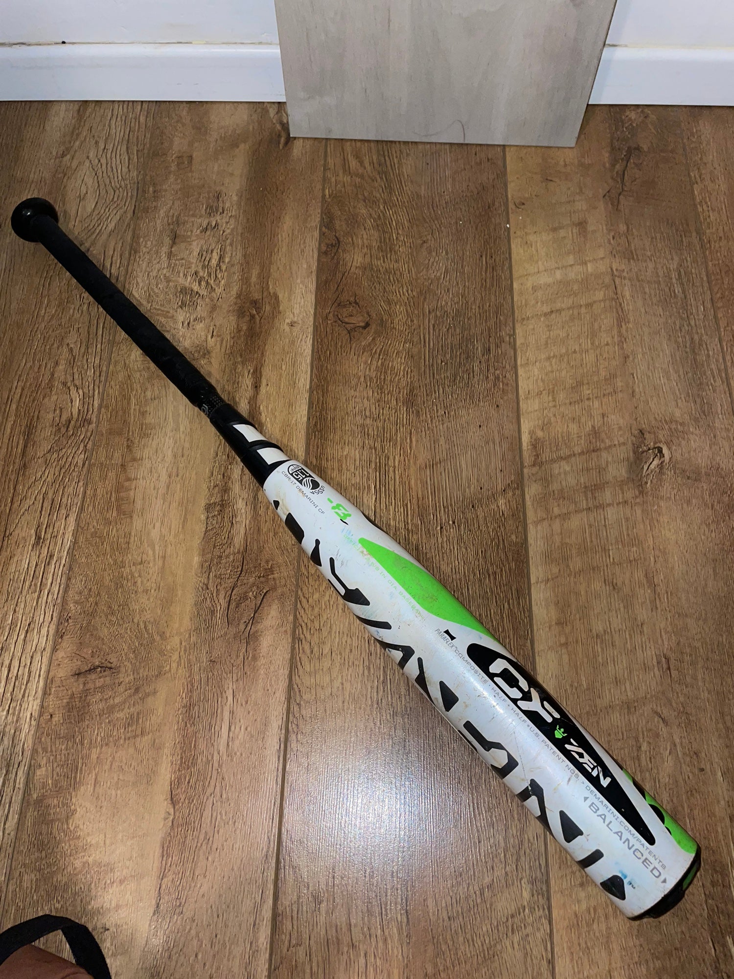 Demarini CF zen Baseball bat -5 32/27 Good condition