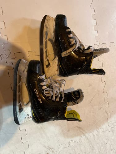 Used Bauer Size 5 Supreme M4 Hockey Skates