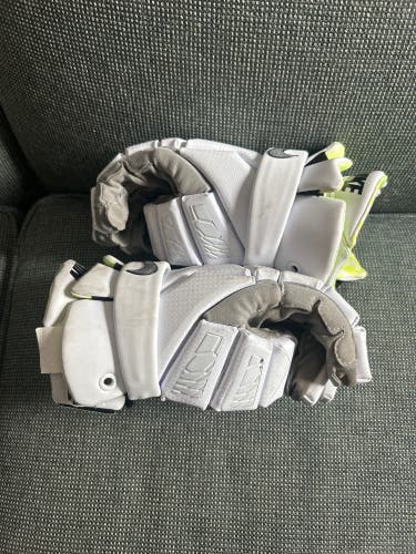 Used  Nike Large Vapor Elite Lacrosse Gloves