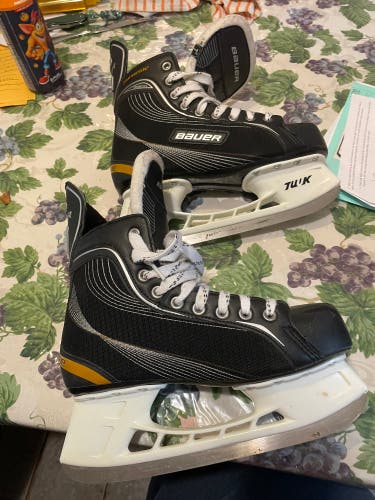 Used Senior Bauer Regular Width 7 Supreme One20 Hockey Skates