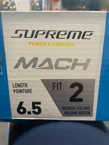 New Intermediate Bauer Size 6.5 Supreme Mach Hockey Skates *Fly X Runners*