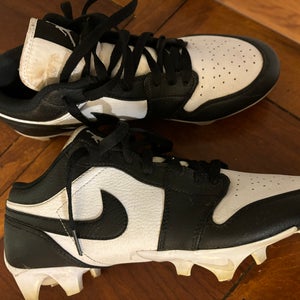 Nike Air Jordan one black-and-white cleats low