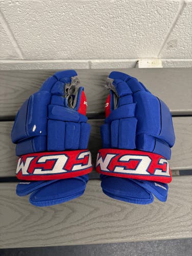 Used University of Massachusetts-Lowell CCM 14" Tacks 4 Roll Pro Gloves