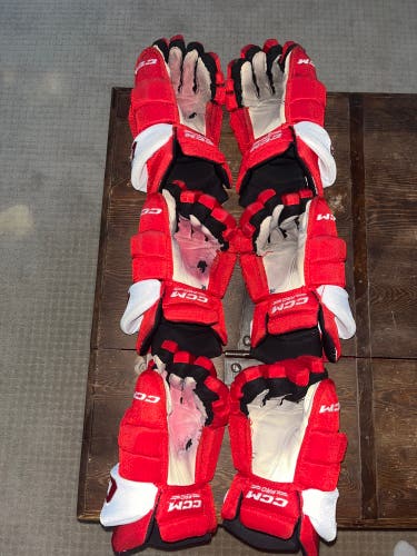 Sacred Heart Hockey (NCAA DI) Pro Stock Gloves