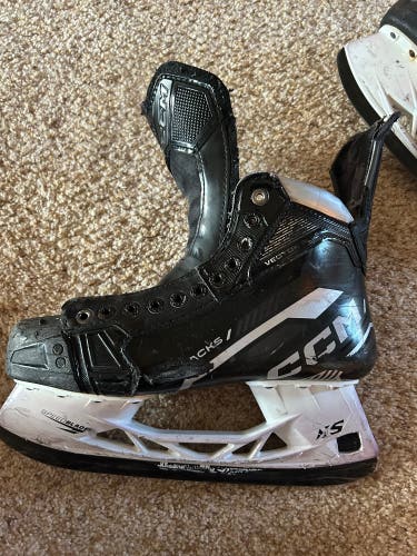 Used Regular Width  Size 8 Tacks Vector Plus Hockey Skates