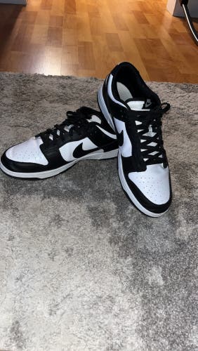 Black and white Nike dunks
