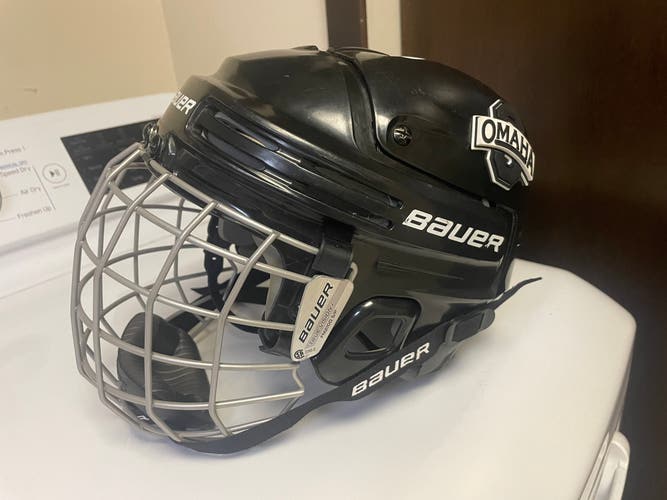 Used Senior Medium Bauer  BHH3500 Helmet