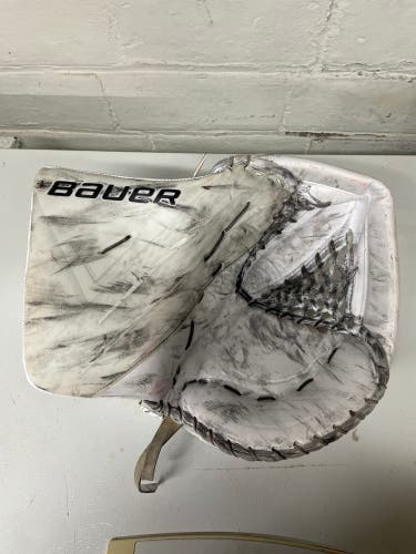 Used Custom Bauer Hyperlite Glove