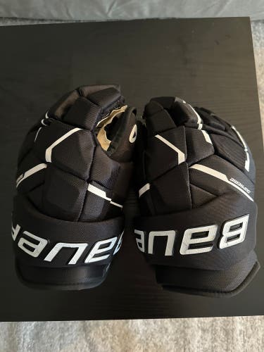 Used Bauer 14" Supreme M5 Pro Gloves