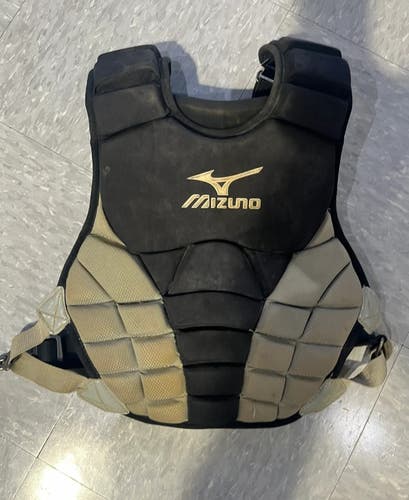 Black Used Youth Mizuno Catcher's Chest Protector