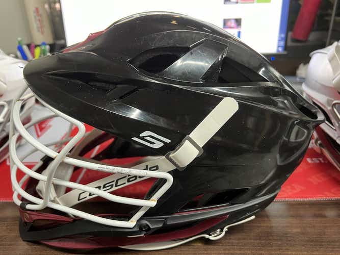 Used Cascade S Black One Size Lacrosse Helmets