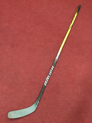 New Bauer Right Handed LAINE Curve 77 Flex Pro Stock Vapor Hyperlite 2 Hockey Stick Item#BOKIE37