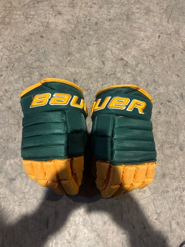 Used  Bauer 14" Pro Stock Team Pro Series Gloves